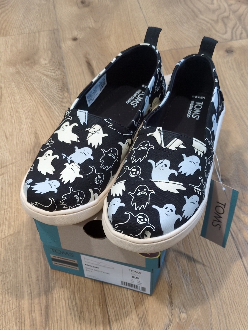 TOMS Kids NWT Glow-in-the-Dark Ghosts Black White Slip-On Shoes Youth Size 2.5